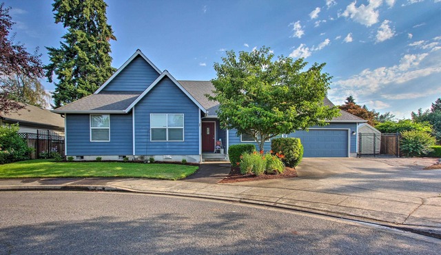 Cozy Farmhouse w/ Grill ~ 9 Mi to Dtwn Eugene in Springfield