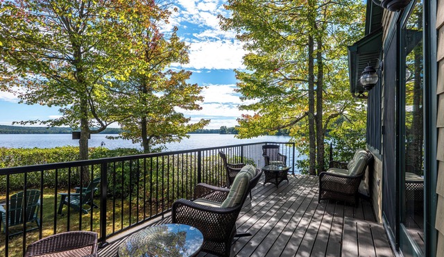 Cozy Lakefront Cabin-Private Dock-Kayaks-Firepit in Raymond