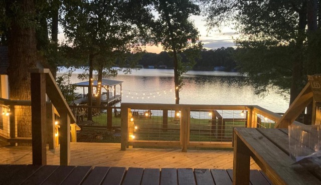Cozy Lakehouse in Mineola
