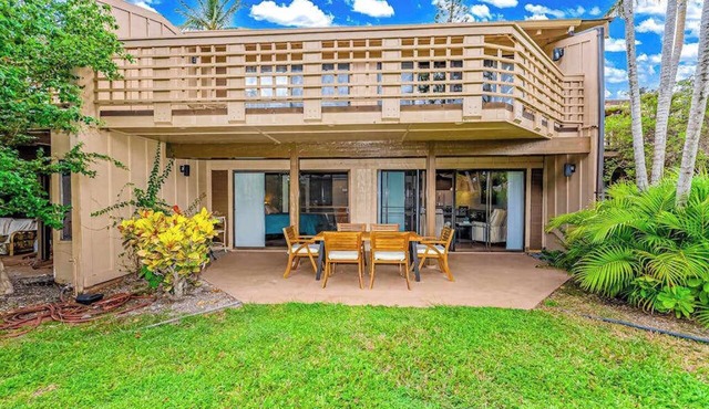Cozy Molokai Getaway with Pool, Hot Tub & Private Washer/Dryer in Maunaloa