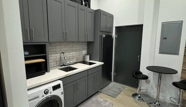 Cozy studio in enchanting Seattle with AC, WiFi in Seattle