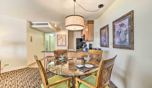 Cute Beachfront Condo w/Lanai & Resort Pools in Kaanapali