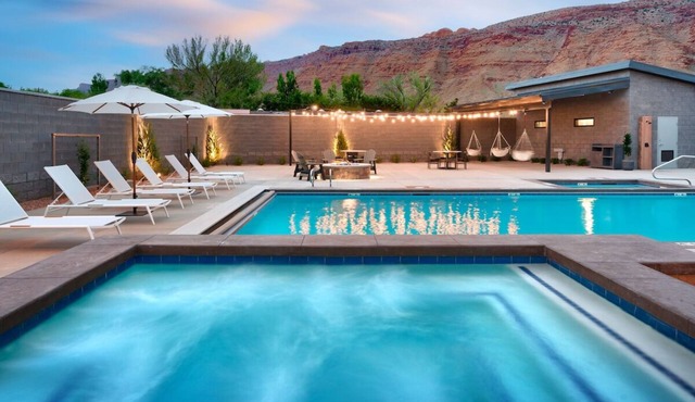 Deluxe Two Queens + Sofa Bed at Gravity Haus Moab, Pool, Pets Are Allowed in Moab