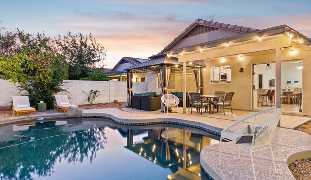 Desert Oasis - Heated Pool, BBQ & Game Room in Phoenix