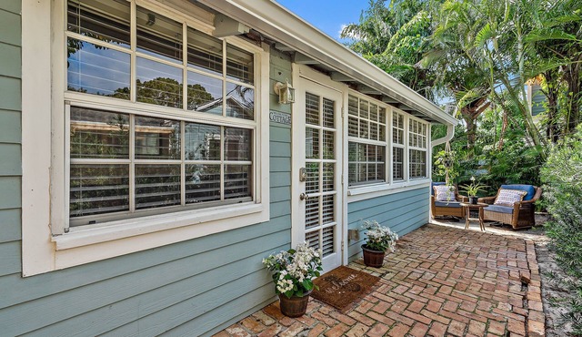 Downtown Cottage-Quiet-Private-Close to Everything in West Palm Beach