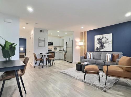 Downtown Retreat with Private Balcony and Free Parking in Birmingham