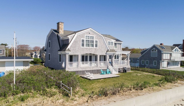 Drakes Island Beach Front Breathtaking Property : Oceanviews and Sandy Beach ! in Wells