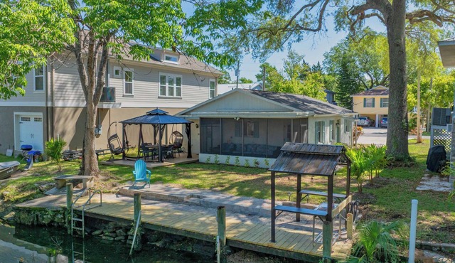 Driftwood Dreams - Waterfront Home Weeki Wachee River in Spring Hill