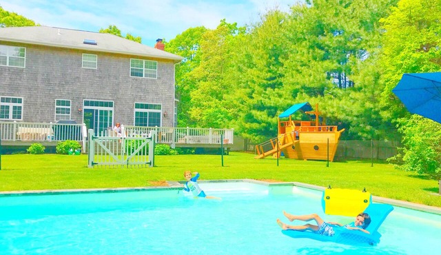 East Hampton in Private Bay Beach Community! Pool, HotTub, Pirate Ship and More! in East Hampton