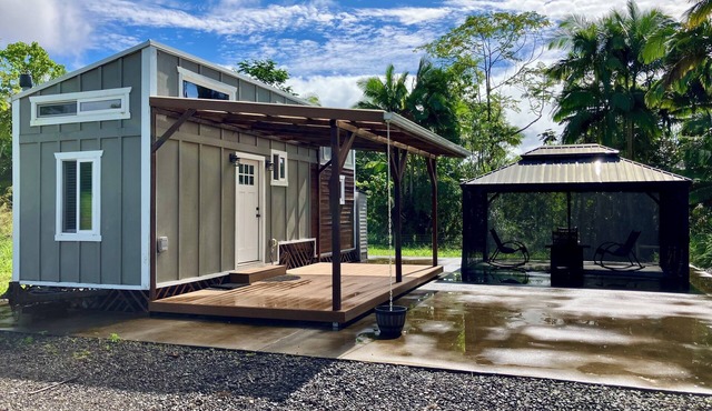Eco Tiny Home on Organic Farm Within Minutes of Downtown Hilo.
