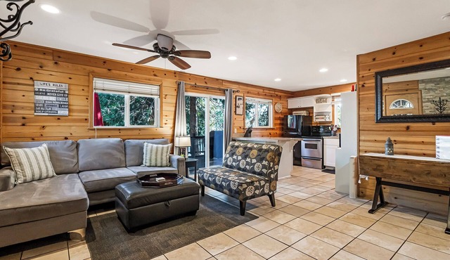 Elevate Your Stay~Top Unit at Lake Almanor Escape7 in Lake Almanor