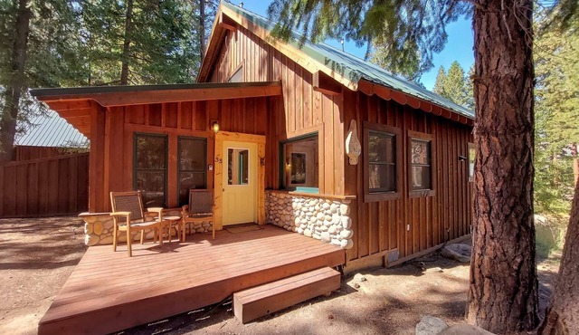 Elk Lodge: Spacious Cabin Near Trails & Ski Access in Winthrop