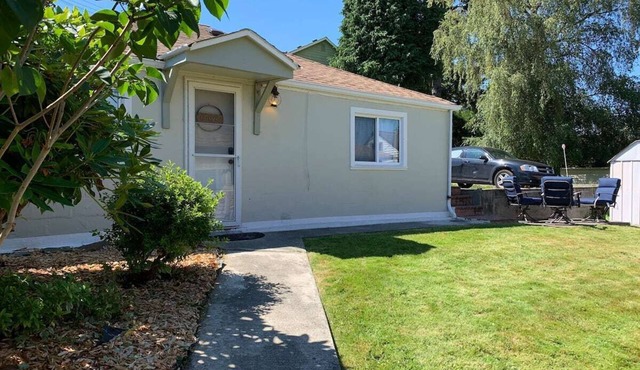 Everett - Cozy, Quiet 2 Bedroom House Close 2 Everything in Everett