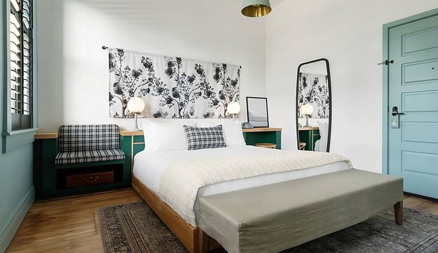 Experience Soothing Moments & Luxury! Pets Allowed, Near Pioneer Place in Portland