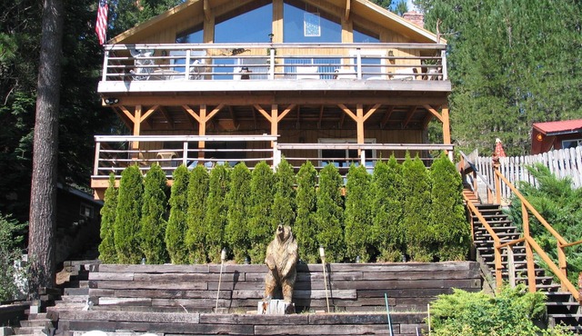 FABULOUS VACATION AT TWIN LAKES BEAR LODGE! in Rathdrum