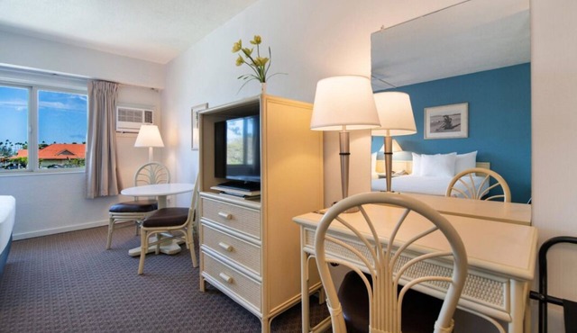 Family & Friends Getaway! 4 Comfortable Units, Minutes Iao Valley State Park!