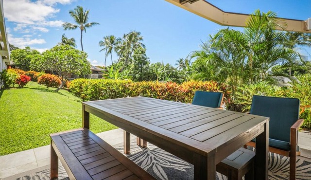 Fantastic Hawaii Getaway! 2 Garden View Units, 2 Pools, Minutes to Keauhou Bay in Kailua-Kona