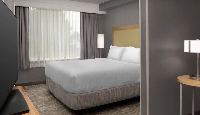 For the Whole Family! Onsite Pool, 3 Relaxing Units, Free Bfast, Pet-Friendly! in Boise