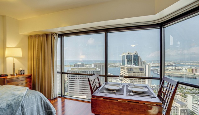 Free Parking Pool Harbor View Access Honolulu Gem!