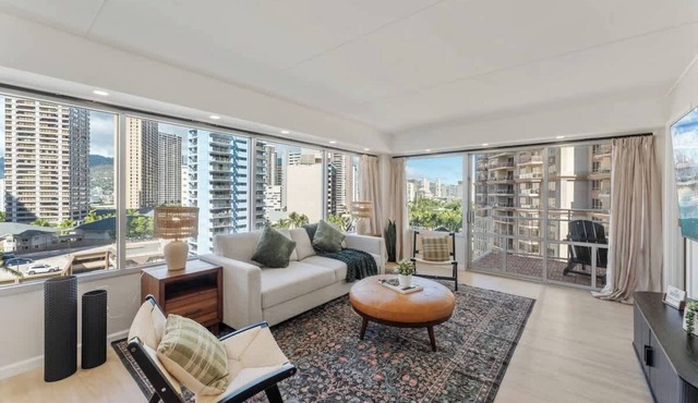 Fully Renovated Beautiful 2bdrm @ Ilikai