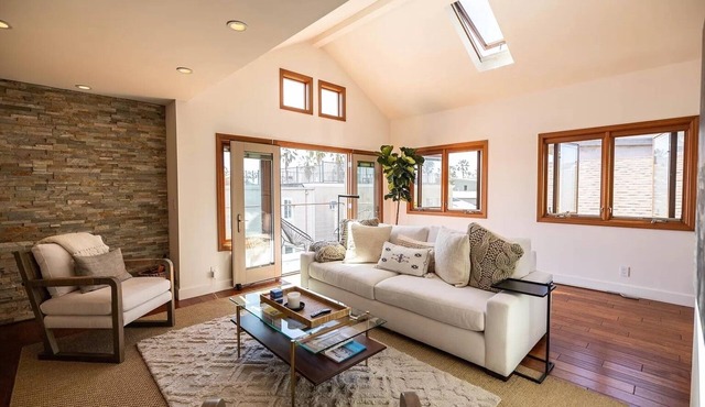 Furnished Playa Del Rey house, ocean views crown three levels in perfect harmony in Los Angeles