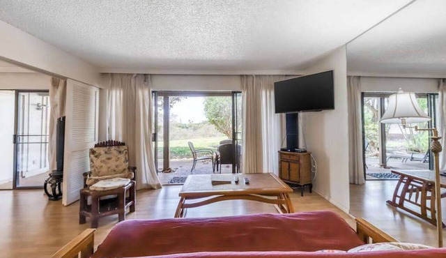 Garden-View Molokai Condo with Lanai, Pool & Walk to Beach in Maunaloa