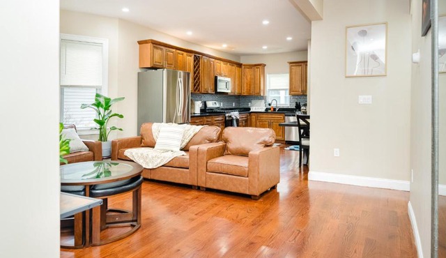 Generous 6BR Milton Getaway - Pet-Friendly Near I-93 & Blue Hills 172 in Milton