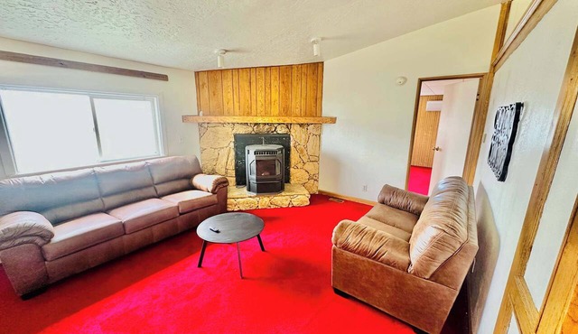 Golden Oak Retreat|3Bedrooms|2bathrooms|16Sleeps in Silver Springs
