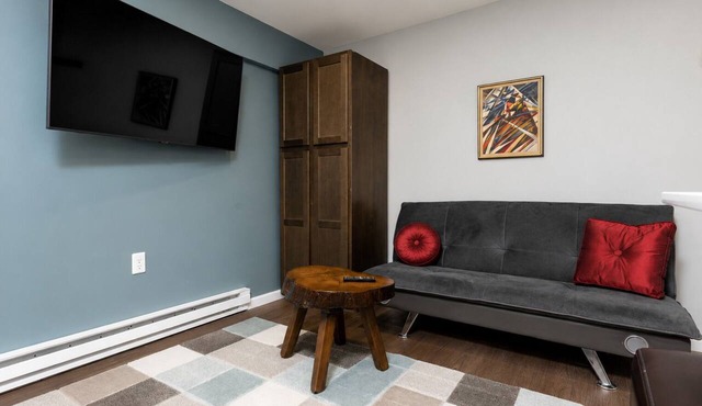 Gore MTN & Saratoga ADK Crash Pad! The Cocoon in Warrensburg