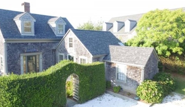 Gorgeous home in town 3Bed 3 bath. screened porch- 3 levels of living & parking in Nantucket