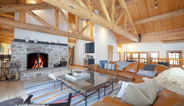 Granite Ridge Retreat Luxurious Ski Lodge in Teton Village w/Hot Tub & A/C in Teton Village