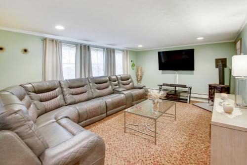 Great for Families: Waterville Retreat w/Yard! in Waterville