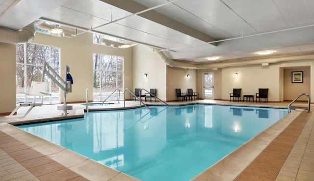 Hampton Inn & Suites Poughkeepsie in Spackenkill