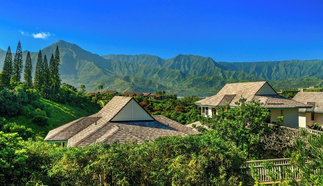Hanalei Treehouse: Mountain, Waterfall & Bay Views in Princeville