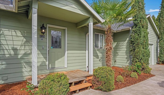 Happy Valley Home, Game Room, & 8 beds! in Happy Valley