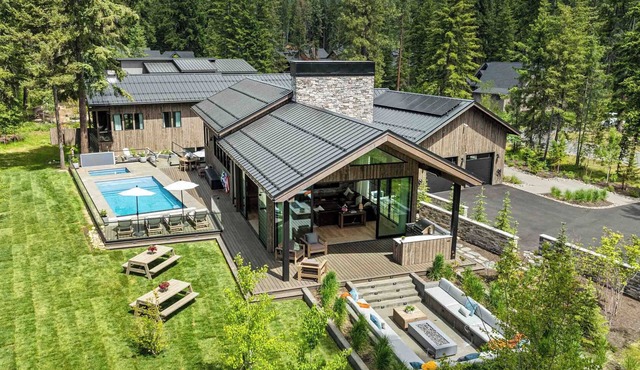 Heated Pool + Spa + Golf Sim — 5 Star Luxury Suncadia Compound in Cle Elum