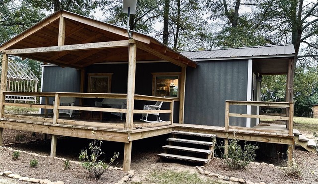 Hickory Cabin @ Little River Hideout - Cozy tiny home right on Little River in Cedar Bluff