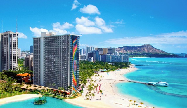 Hilton Hawaiian Village Experience Paradise in a 2BR Villa - Sleeps 6!