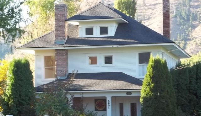 Historic farmhouse with private pool in Cashmere