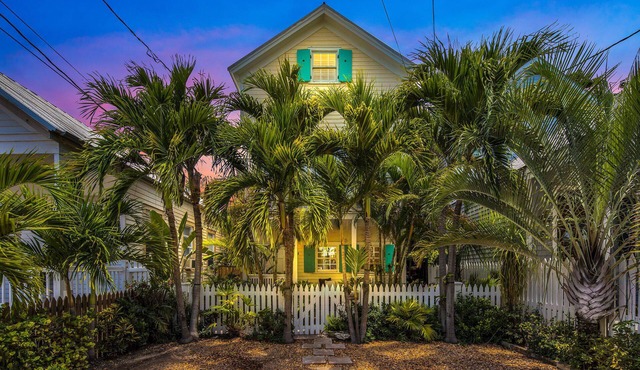 Historic Key West Gem: Private Tiki Bar, 4 En Suites, Walk to Duval & Beach in Key West