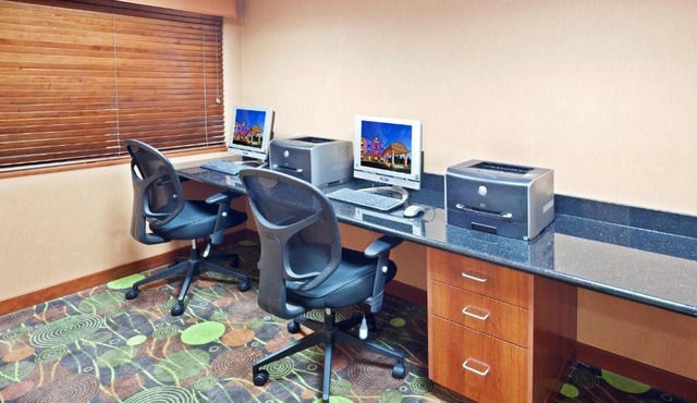 Holiday Inn Express Portland South - Lake Oswego by IHG in Lake Oswego