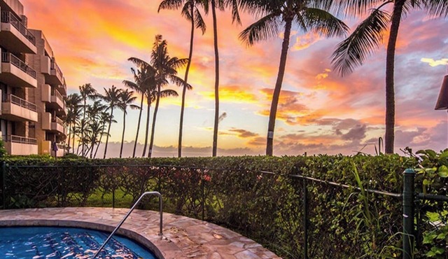 I B-Garden View with Ocean Front BBQ/Pool/Jacuzzi
