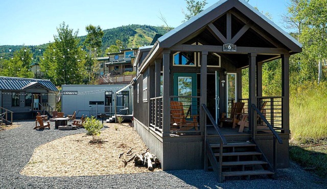 Impressive Tiny House Rental for Great Mountain Getaways in Colorado in Mesa