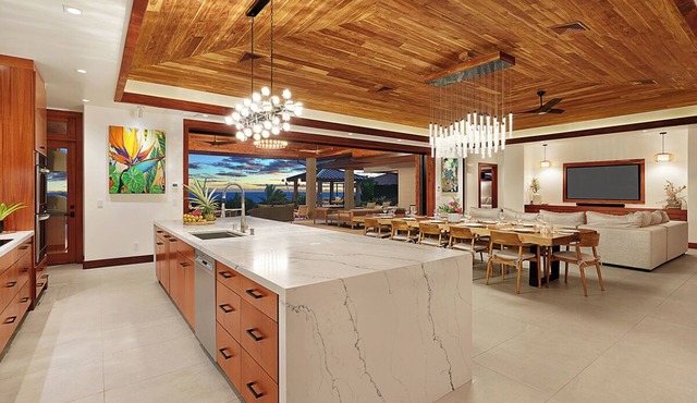 Incredibly panoramic ocean, golf, sunrise. Family-friendly villa in Kukuiula in Koloa