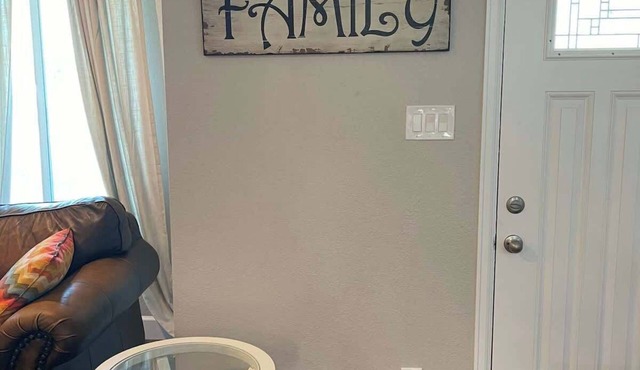 Island in the City - AWESOME 3 BR 2 BA 15 Min from DIA, DT, Anschutz in Commerce City