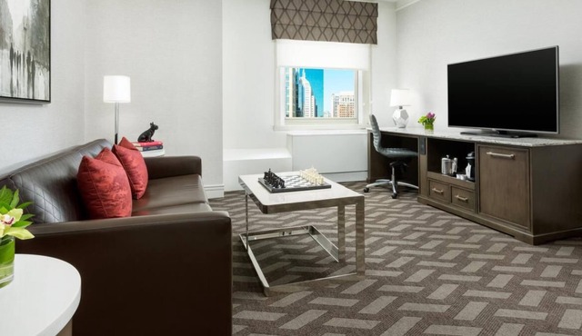 Just Steps Away from America's Oldest Public Park! 3 Pet-friendly Suites! in Boston
