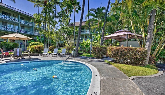 Kailua-Kona Group Getaway: 5-Unit Bundle!