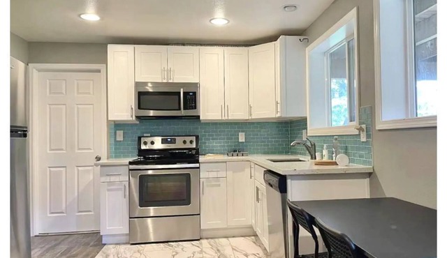 Kirkland lovely 1 bd 1 bath (ADU) w/free fast WiFi in Kirkland