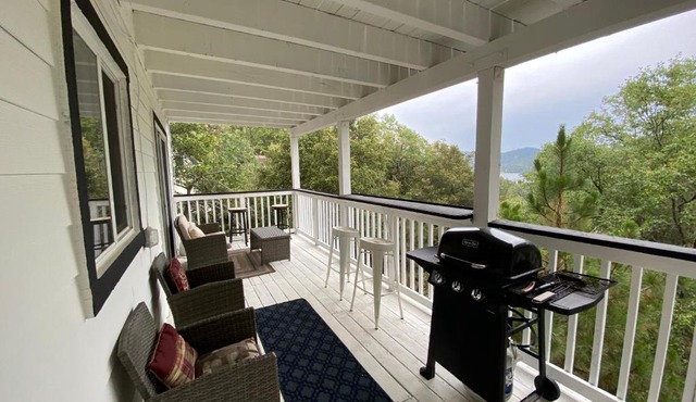 Lake Arrowhead Lakeview Cozy Cottage in Lake Arrowhead