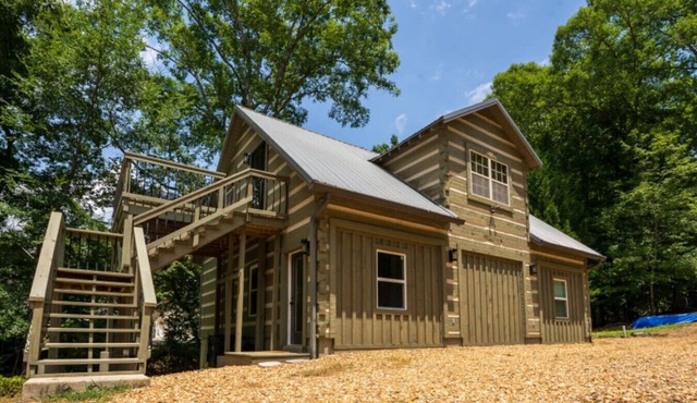 Lake living at its best! in Cedar Bluff